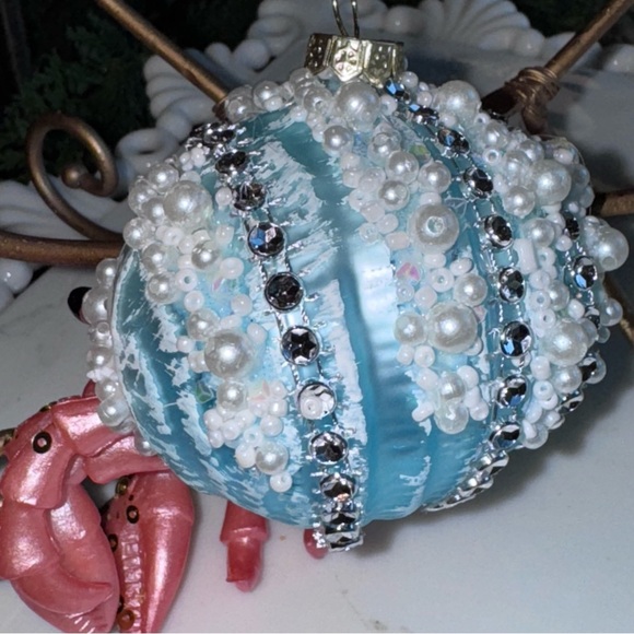 🌴🎉Best in Home🎉NEW! Beach Christmas Hand Blown Glass Turquoise Seashell Ornament - Picture 4 of 6